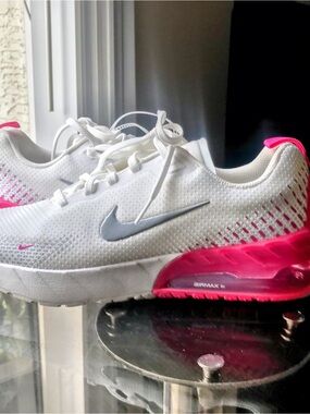 NWOB $129 Nike Women's White & Hot Pink Air Max Sneakers ~ Sz 7.5